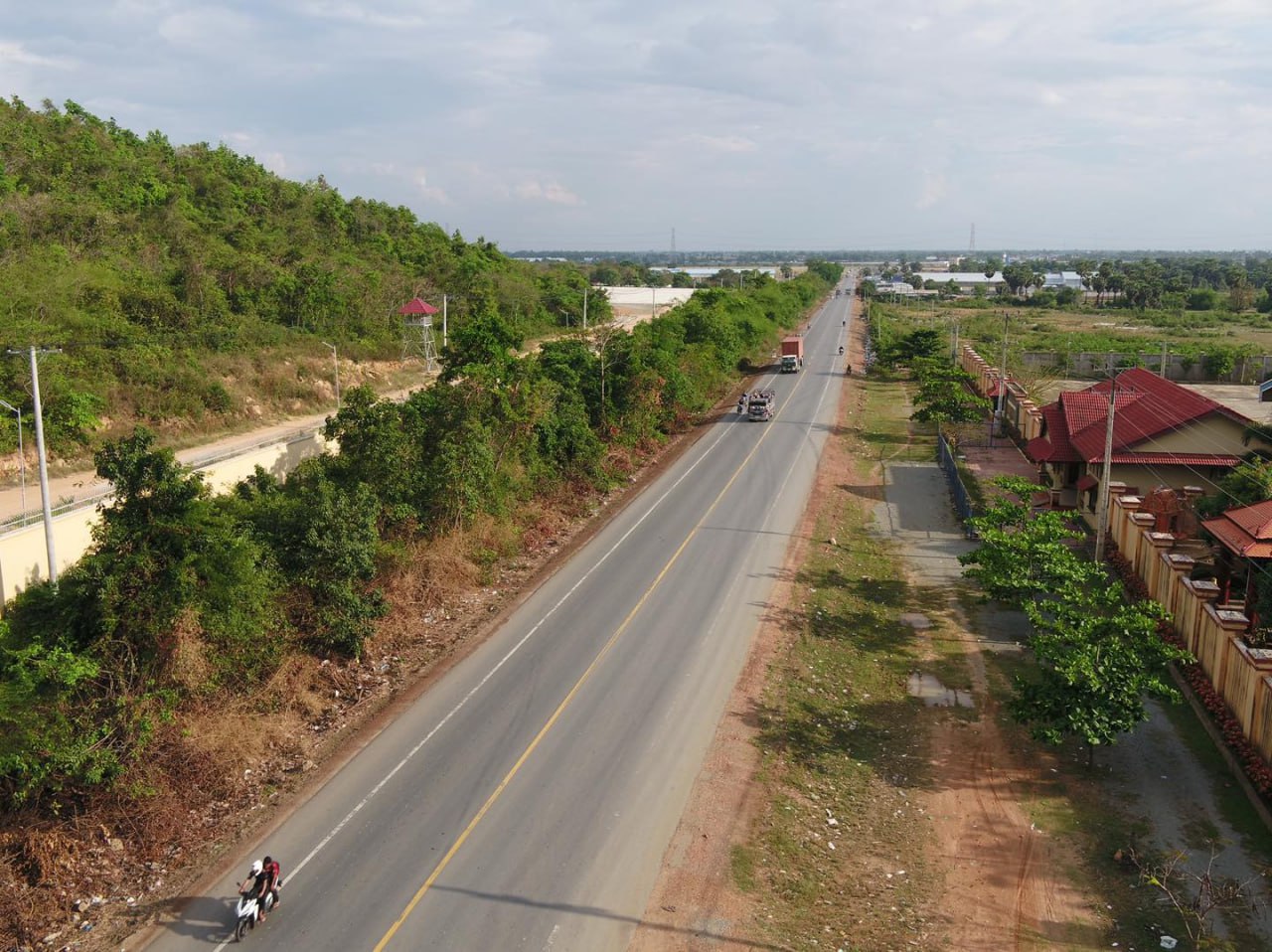 ផ្លូវក្រវ៉ាត់មួយនាជាយរាជធានីភ្នំពេញ ផ្លូវជាតិលេខ៥១ នៅតែត្រូវមើលឃើញថា ជាតំបន់មានសក្តានុពលសេដ្ឋកិច្ច និងឧស្សាហកម្ម។