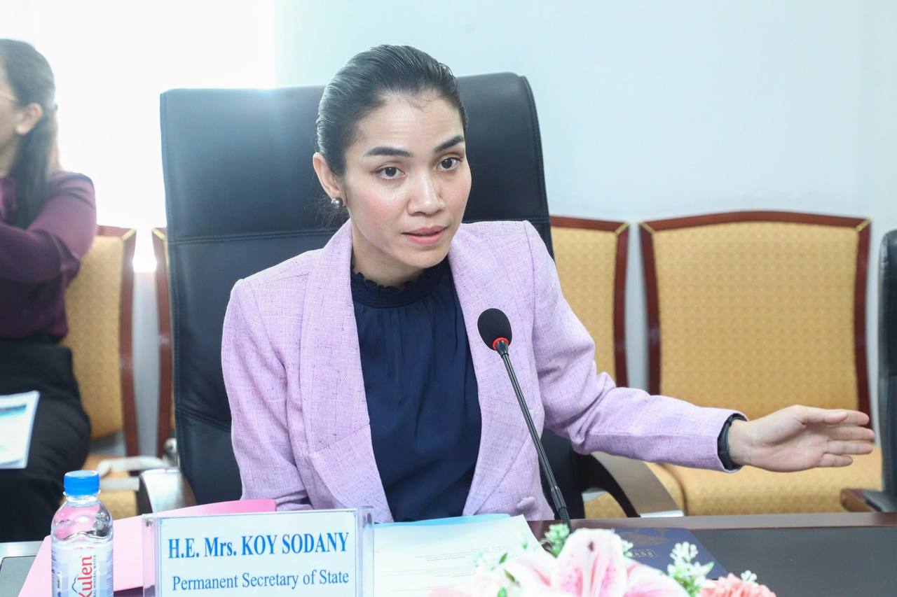 លោកជំទាវ កុយ សុដានី រដ្ឋលេខាធិការប្រចាំការ ក្រសួងសាធារណការ និងដឹកជញ្ជូន