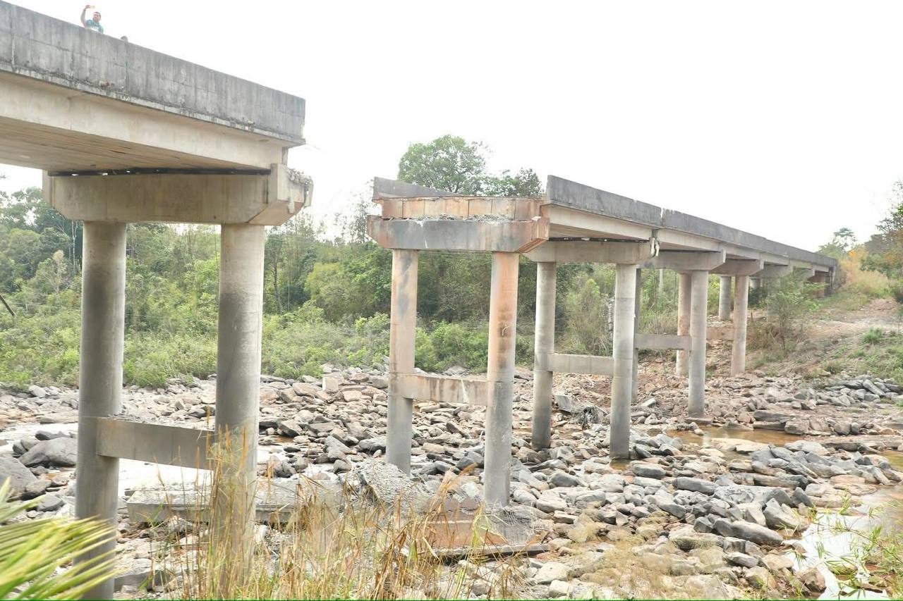 ស្ថានភាពខូចខាតស្ពានជ័យជំនះ (ស្ពានមេទឹក) លើកំណាត់ផ្លូវជាតិលេខ៥៥ និងស្ពានបេឡេត៍មេទឹក លើកំណាត់ផ្លូវជាតិលេខ៥៥ចាស់