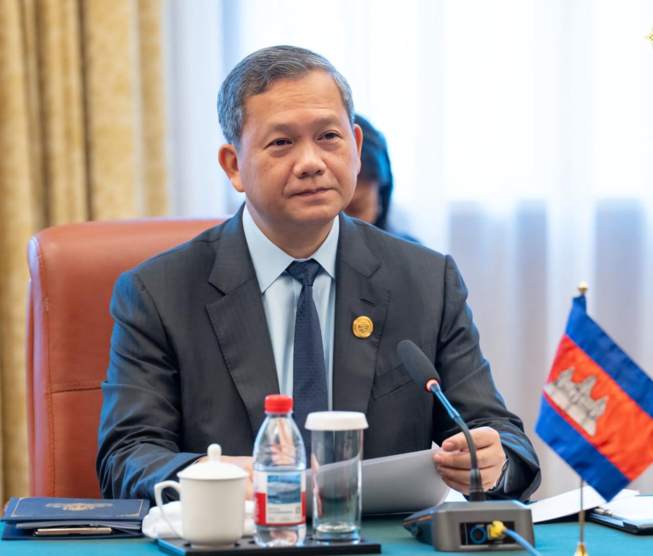 សម្តេចធិបតីហ៊ុន ម៉ាណែតនាយករដ្ឋមន្រ្តីនៃរាជរដ្ឋាភិបាលកម្ពុជា