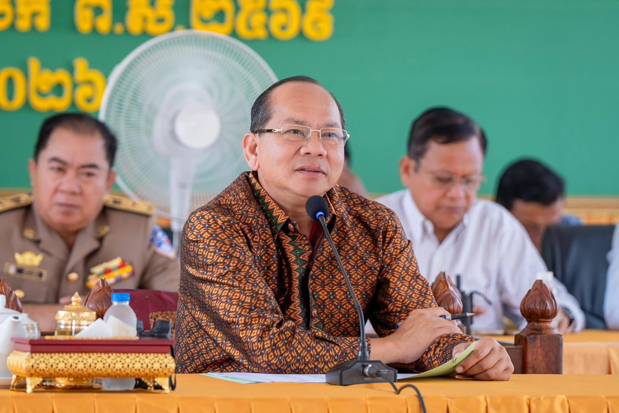 អភិបាលនៃគណៈអភិបាលខេត្តកំពត លោកម៉ៅ ធនិន