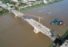 ក្រុមមន្រ្តីពិភាក្សាលើគម្រោងសាងសង់កំណាត់ផ្លូវបំពេញបន្ថែមដើម្បី តភ្ជាប់គម្រោងសាងសង់ស្ពានឆ្លងកាត់ទន្លេបាសាក់