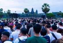 10,000 People, 10,000 Photos, 10,000 Messages Welcoming the First Day of the Spectacular Angkor Equinox