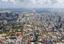 តើស្ថាប័នអន្តរជាតិវាយតម្លៃបែបណាទាក់ទងនឹងនគរូបនីយកម្ម ហេដ្ឋារចនាសម្ព័ន្ធ ដីធ្លី និងវិស័យសំណង់នៅកម្ពុជានាពេលអនាគត?
